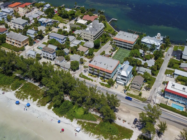 Bradenton Beach Gulf to Bay Community Stroll Onto the Beach